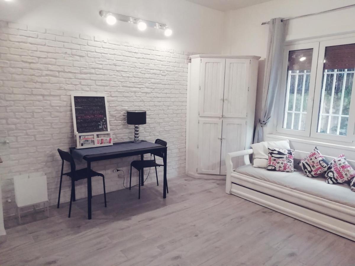 White Apartment Рим Экстерьер фото